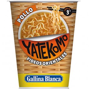 YATEKOMO GALLINA BLANCA Fideos orientales sabor pollo vaso 61 grs